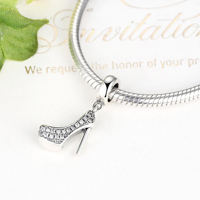 Passer Originale Mote Charms Armbånd 925 Sterlingsølv Hvit Zirkon Høye Hæler Anheng Charm Perle DIY Smykkefremstilling Berloque