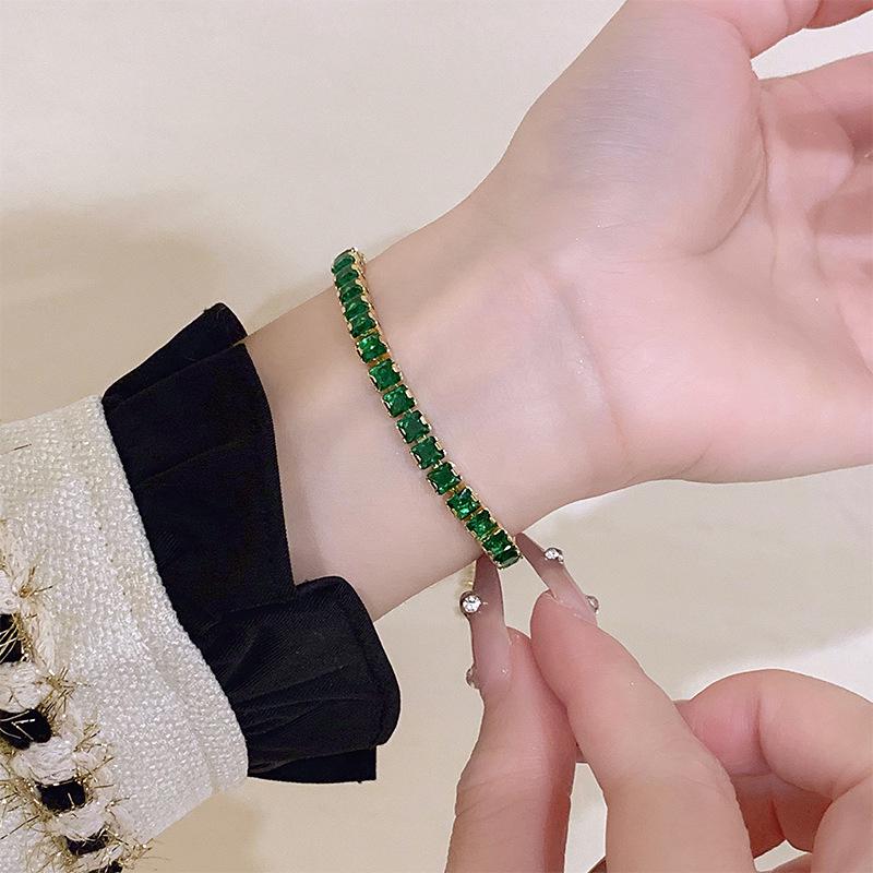 Bracciale Regolabile Colorato con Zirconi 2024: Gioielli alla moda, versatili ed eleganti per un look leggero e personalizzato