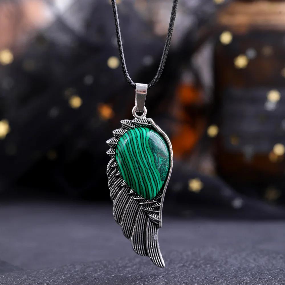 

Natural Crystal Necklace Angel Single Winged Pendant Natural Gem Necklaces Jewelry Healing Stone Necklaces for Women Angel Wings малахітова зелень