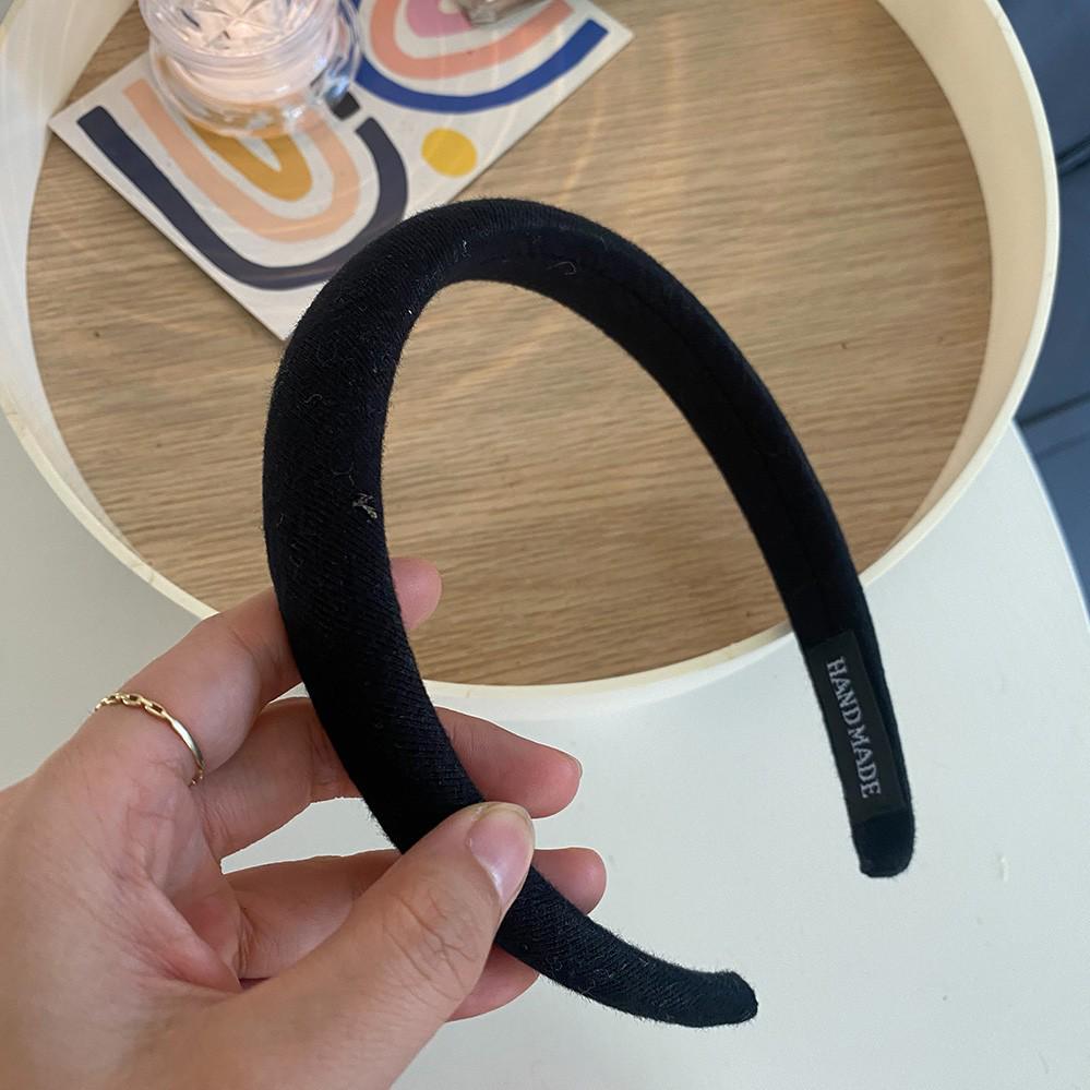 Non-Slip, Cloth-Wrapped Headband for Girls – Comfortable & Secure Hair Organizer, Student-Friendly Design