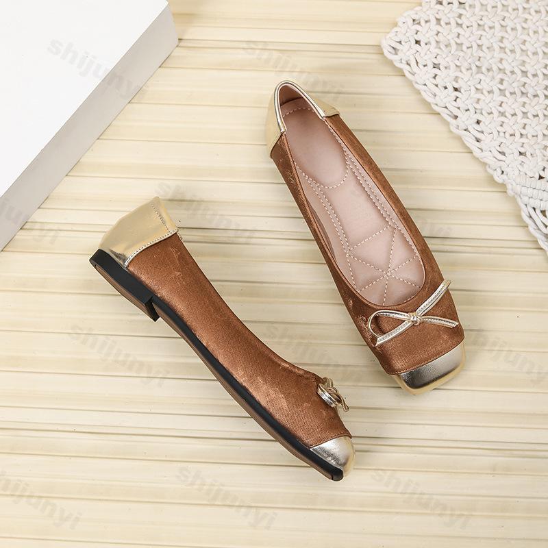 Fashion Butterfly Knot Design Square Toe Single Shoe Women's 2025 New Color Splicing Soft Versatile Flat Ballet Style Casual Dance Shoes