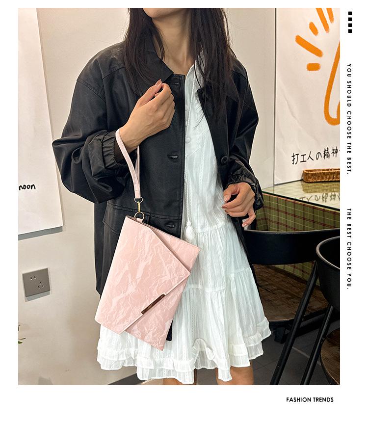 Niche Design Women's 2025 Versatile Fashion Slant Iron Envelope Clutch