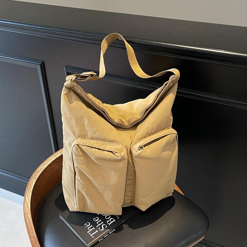Large capacity tote bag women's bag spring and summer new simple messenger bag women's fashion commuter shoulder bag