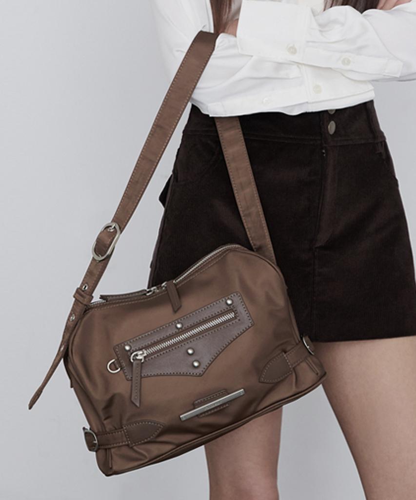 Raiment Side Belt Stud Brick Bag_Brown