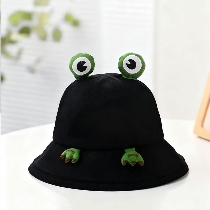 Cute and soft 3D frog bucket hat for women, spring and summer sun protection, versatile cartoon design with ears and paws