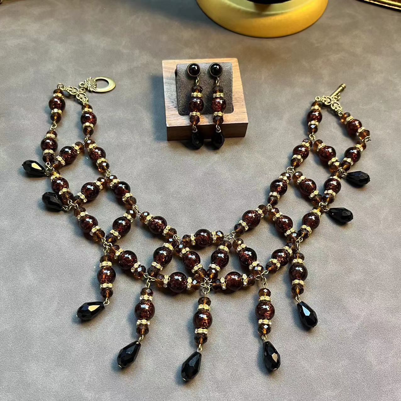 

Роскошный и преувеличенный комплект ювелирных изделий, стеклянное ожерелье в стиле средневекового дворца, винтажная цепочка на ключицу в стиле тяжелой промышленности 41cm