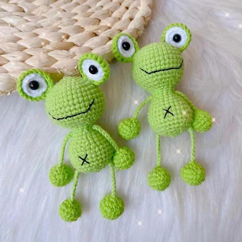 Handmade Green Frog Crochet Keychain Kit - Cute DIY Gift for Friends