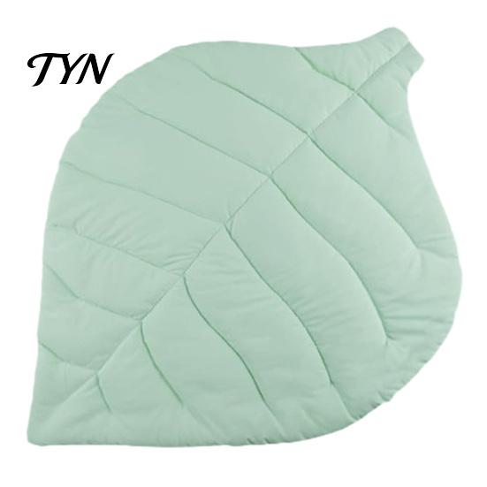Reversible Pet Cushion for Cats Leaf Shaped Mat, Soft Cat Sleeping Pad, Washable Decorative Rug Home Padded Dog Bed Mat Sofa Floor Crate Indoor Use