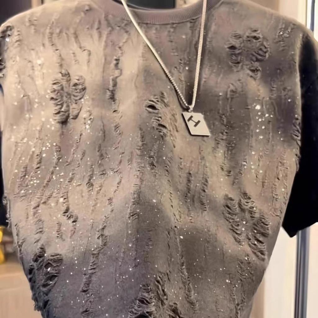 Men's Trendy Sequin Gradient Star T-Shirt - Light Luxury Korean Style, Short-Sleeve, Round Neck, Ripped Design
