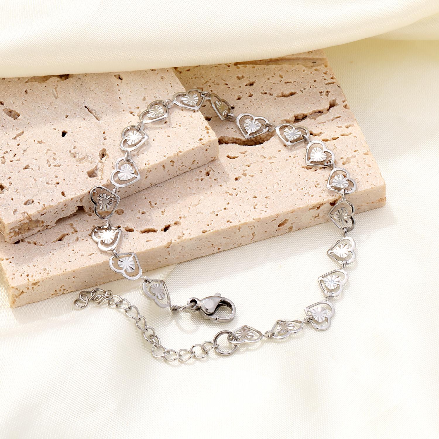 

Daily Wear Sweet Heart Charms Bracelets Stainless Steel Gold PVD Solid Chains Wrist Hand Jewelry for Anniversary Girls Gifts 20 with 5cm
