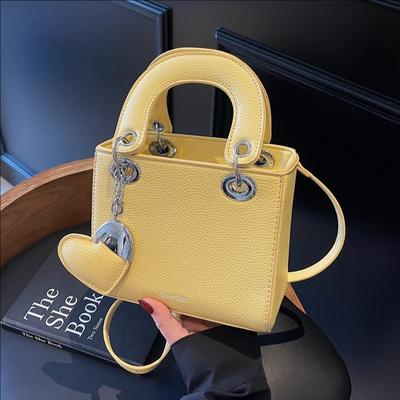 Bolsa Princesa Diana de Design Nicho Bolsa de Ombro Versátil Feminina Senso de Alta Qualidade Estilo Estrangeiro Bolsa Mensageiro