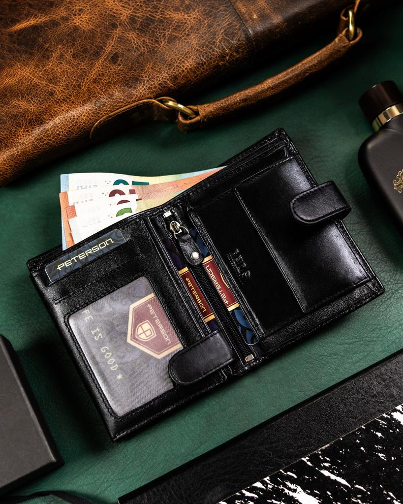 Gift Set: Men's Leather Wallet and Keychain - Peterson