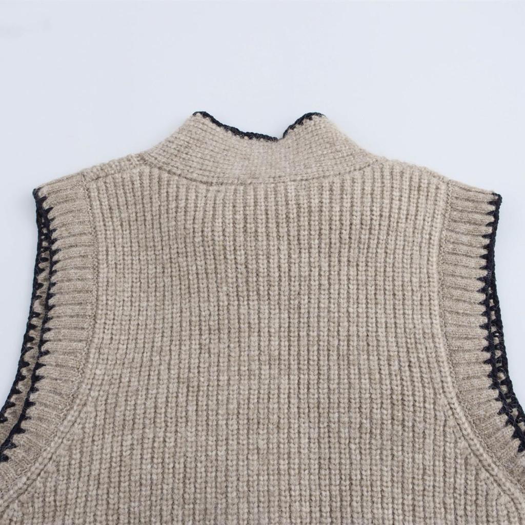 2025 Spring Women's Slim Fit Sleeveless Knitted Top with Bow