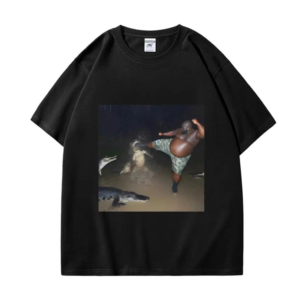 Man Kick Alligator In Swamp Funny Viral Meme Graphic T Shirts Fashion Vintage Short Sleeve T-shirt Unisex Casual Cotton T-shirts