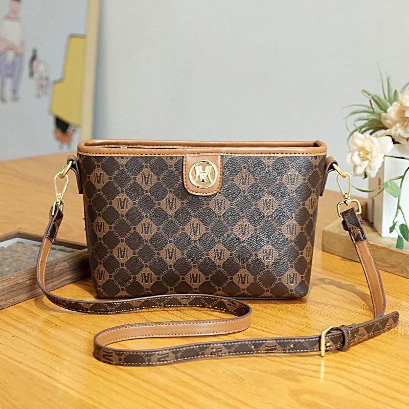 Women's Gift Bag 2025 New Versatile Mother Bag Underarm Shoulder Messenger Bag Women