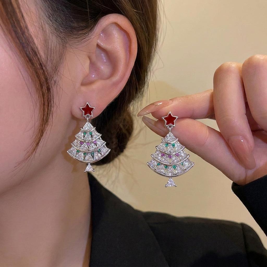 European and American Christmas Diamond Snowflake Earrings Creative Fashion Diamond Diamond Christmas Tree New Year's Earrings Ornament