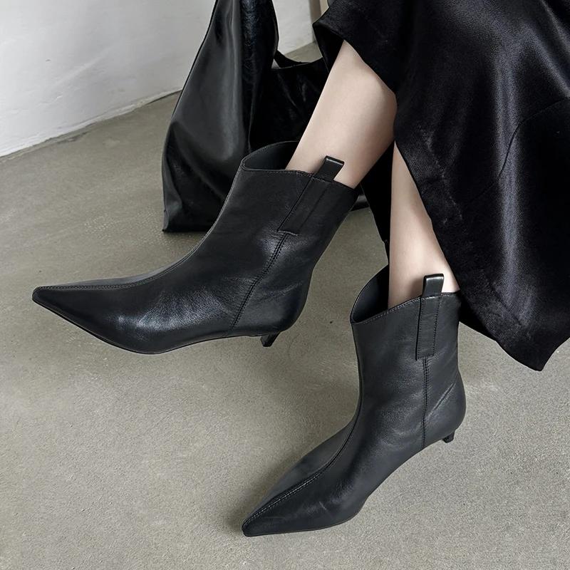 Fashion 2024 New Autumn Winter Women Boot Leather Short Boots for Women Fashion Pointed Toe Med Heels Ladies Shoes Modern Chelsea Boots