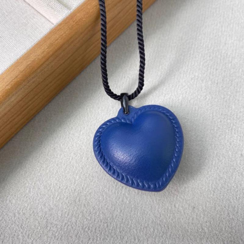 Spade Heart Leather Hemp Rope Necklace: Adjustable, Stylish Collarbone Chain