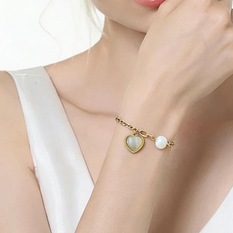 Titanium steel vintage cat's eye stone bracelet, heart-shaped pearl bracelet, jewelry accessory