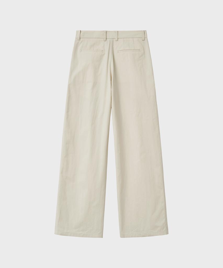 NOIRER FOR WOMAN Cotton Double-Pleated Loose-Fit Slacks (Buttercream)