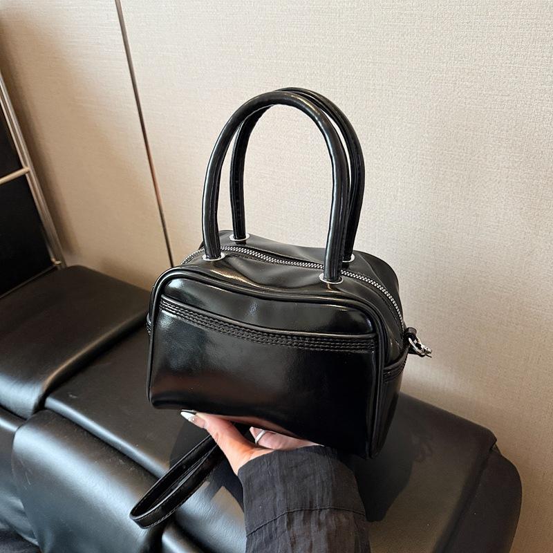 

Retro summer shoulder bag women s bag 2025 new trendy large capacity small square bag shoulder bag handbag 19*11*13