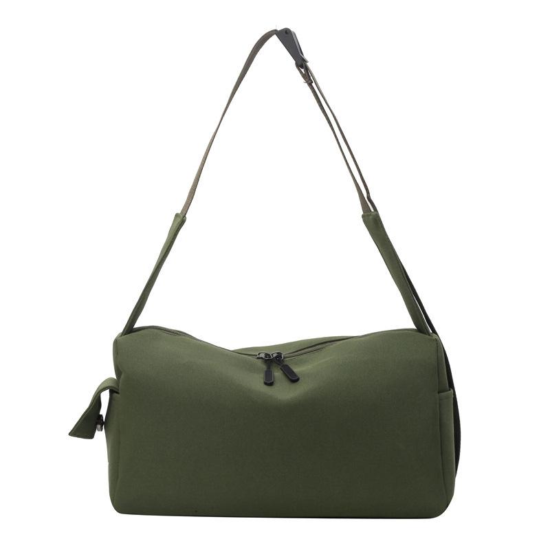 

Solid color casual canvas fitness bag sports versatile messenger bag 2025 new simple broadband shoulder pillow bag темно-зеленого