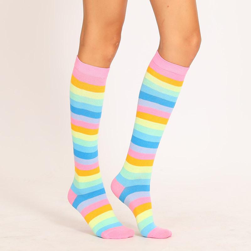 Chaussettes longues en coton à rayures arc-en-ciel pour femmes, chaussettes colorées à la mode, bas hauts de cuisse, skateboard pour filles hip hop, au-dessus du genou