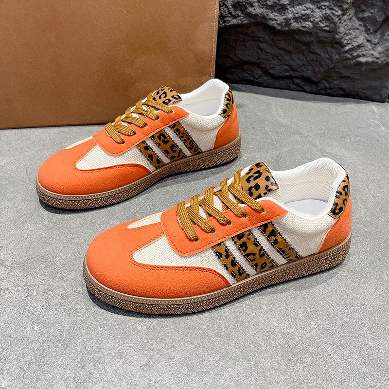 Women's New Autumn Large Size Flat White Shoes Color Matching Retro Versatile Sports And Leisure Shoes