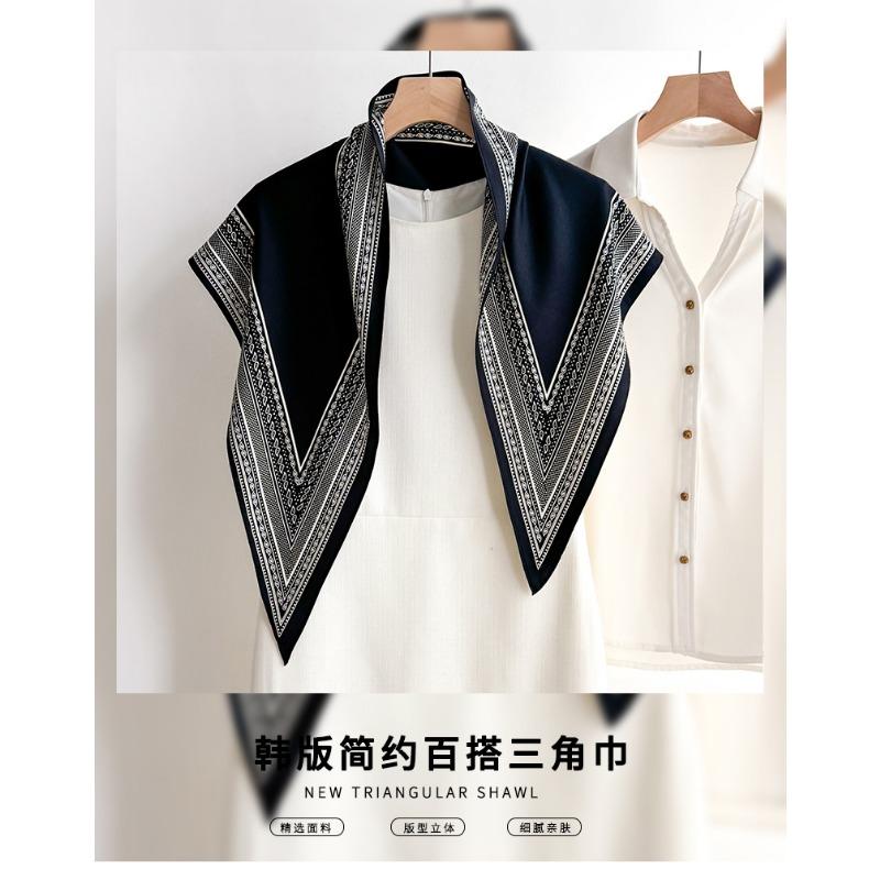 Women S Vintage Printed Triangular Scarf Elegant Commuting Shawl Spring Accessory