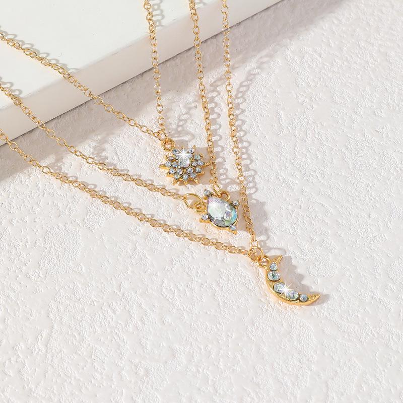 Elegant Sunflower Moon Layered Necklace - Multi-layer Pendant for Women with High-end Style.