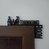 1 peça Sinal de Porta de Banheiro Moderno em Metal - Escultura de Parede Estilosa para Sala de Pensamento - Obra de Arte para Decoração de Casa - Pingente Decorativo para Moldura de Porta