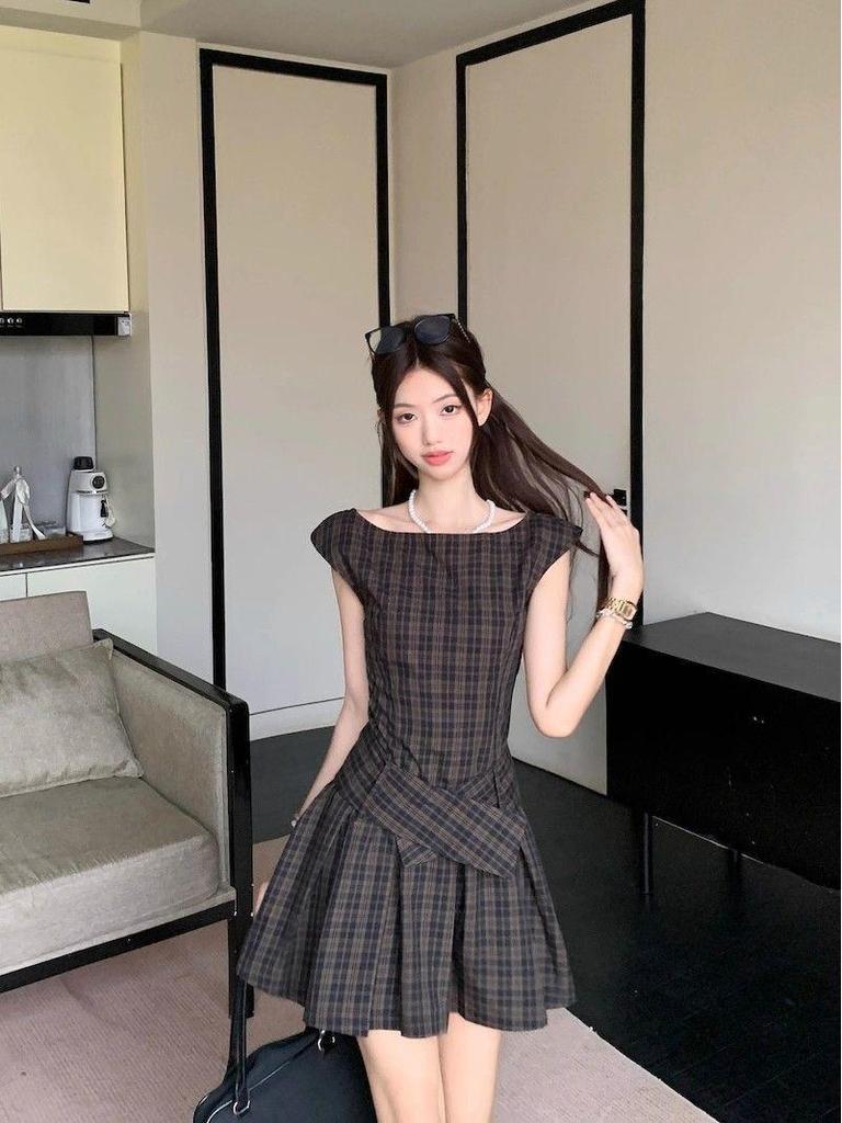 Women's Summer Sweet & Spicy Plaid A-Line Dress: Waist-Cinching, Pleated, Retro Style