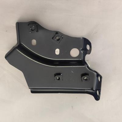 As peças 53718-06070 e 53717-06070 servem nos suportes de ferro do para-lama da Camry.