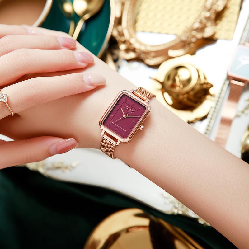 Square women's watches, trendy, stylish, simple, small square watches with steel straps, top ten brands of women's watches.