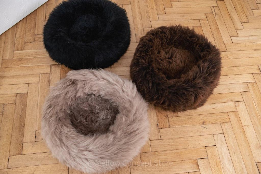 Round Natural Sheepskin Pet Bed - Greige 40 Cm