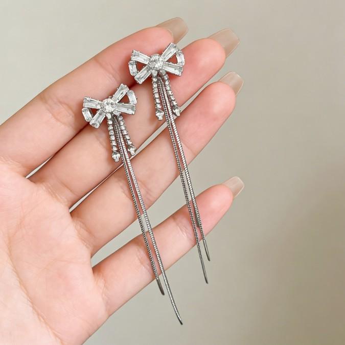 

A Two-Wear Zircon Bow Long Fringed Stud Earrings Women S Light Luxury High-End Versatile Temperament Earrings Earrings