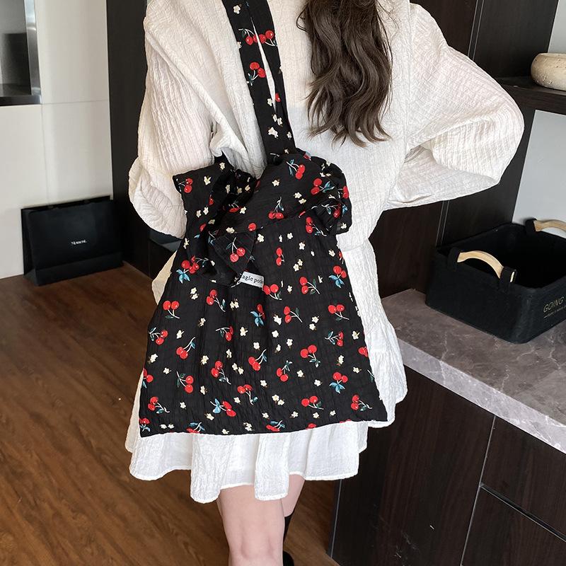 Spring and summer new mesh cherry floral large-capacity shoulder bag fairy wind chiffon lotus leaf edge portable tote bag