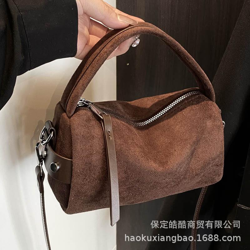 Suede bag women's autumn and winter 2025 new fashion niche design messenger bag matte retro portable pillow bag