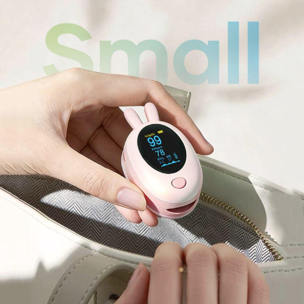 Voice Monitoring Pulse Oximeter Rechargeable Finger-Clip Oximeter Health Tracking