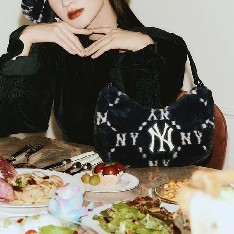 New MLB Plush Shoulder Bag Handbags Shoulder Bags Unisex Black 3ABQS0826-50BKS