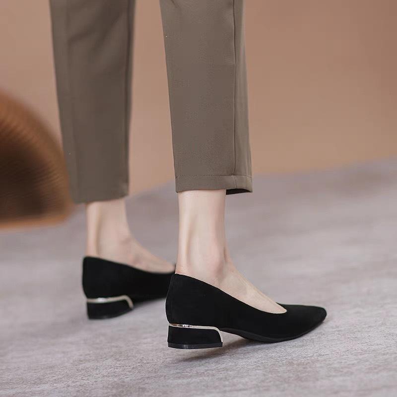 Blockabsatz Einzelne Schuhe Damen Schwarz Wildleder Spitzkopf Niedriger Absatz Keine müden Füße Berufspendler Arbeitsschuhe Französische Arbeitsschuhe Kinder