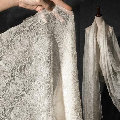 Weiß 3D Rose Blume Geprägt Faltenstoff Durchsichtig Spitze Chiffon Brautkleid Mode Designer Stoff DIY Nähstoff