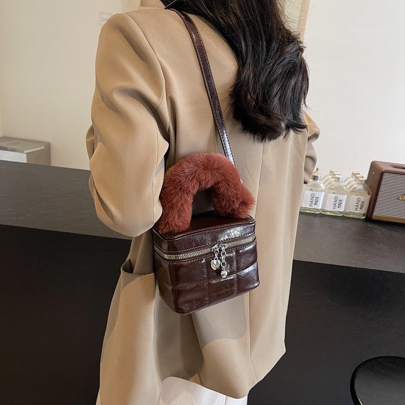 Fashion Xiaoxiangfeng Women's Bag 2025 New Niche Rhombus Chain Bag Portable Small Square Bag Crossbody Bag