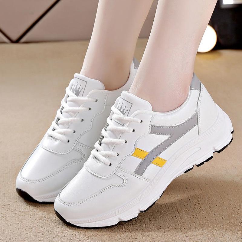 Lightweight Soft-soled Women's Shoes 2025 Autumn and Winter New Sports and Leisure Shoes Women's Breathable Versatile Shoes Leather White Shoes