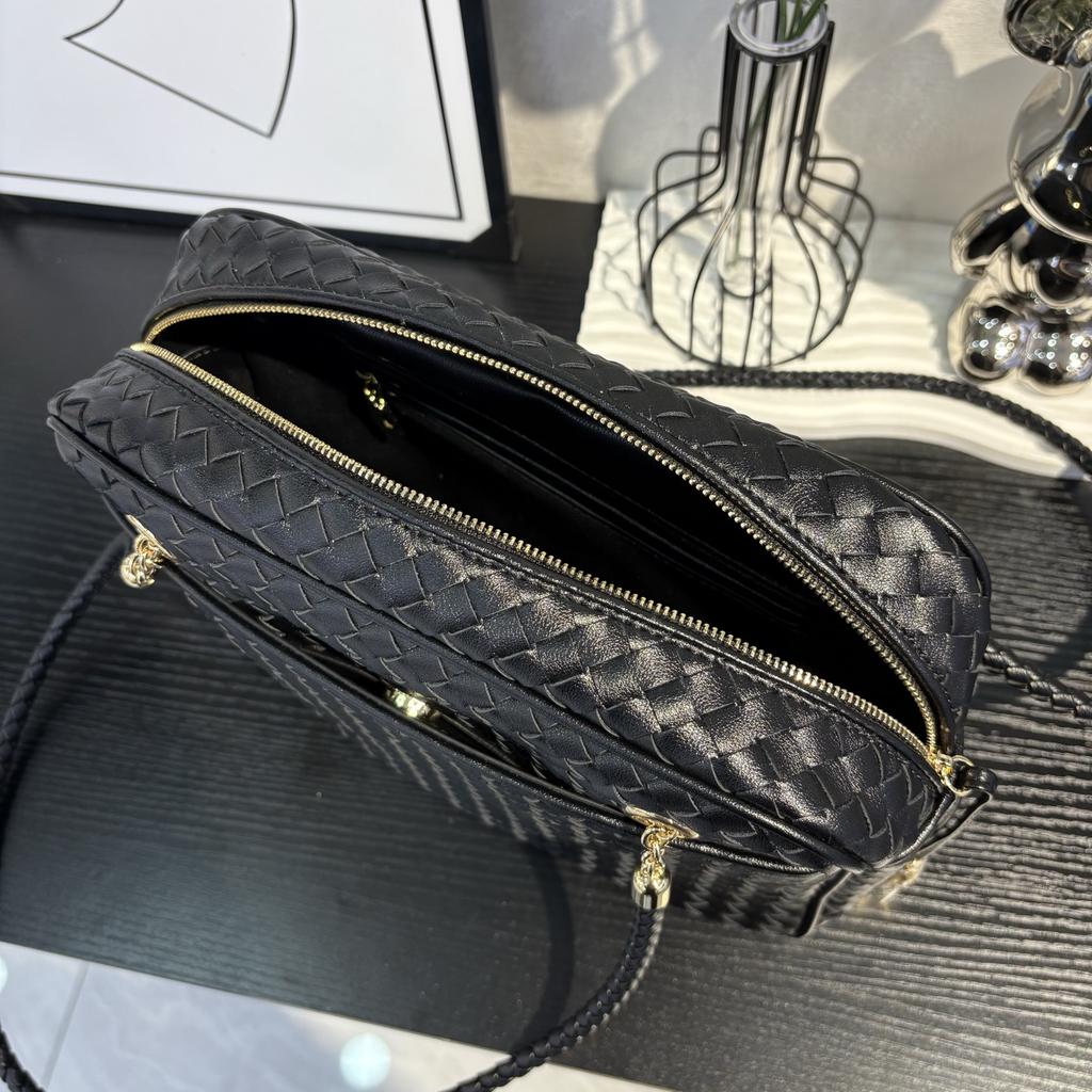New Leather Woven Camera Bag Tofu Bag Niche Retro Boston Women's Bag Cross-border Fashion Shoulder Messenger Bag