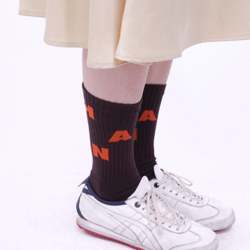 HANKY ALPHABET CREW SOCKS [Brown-Orange]