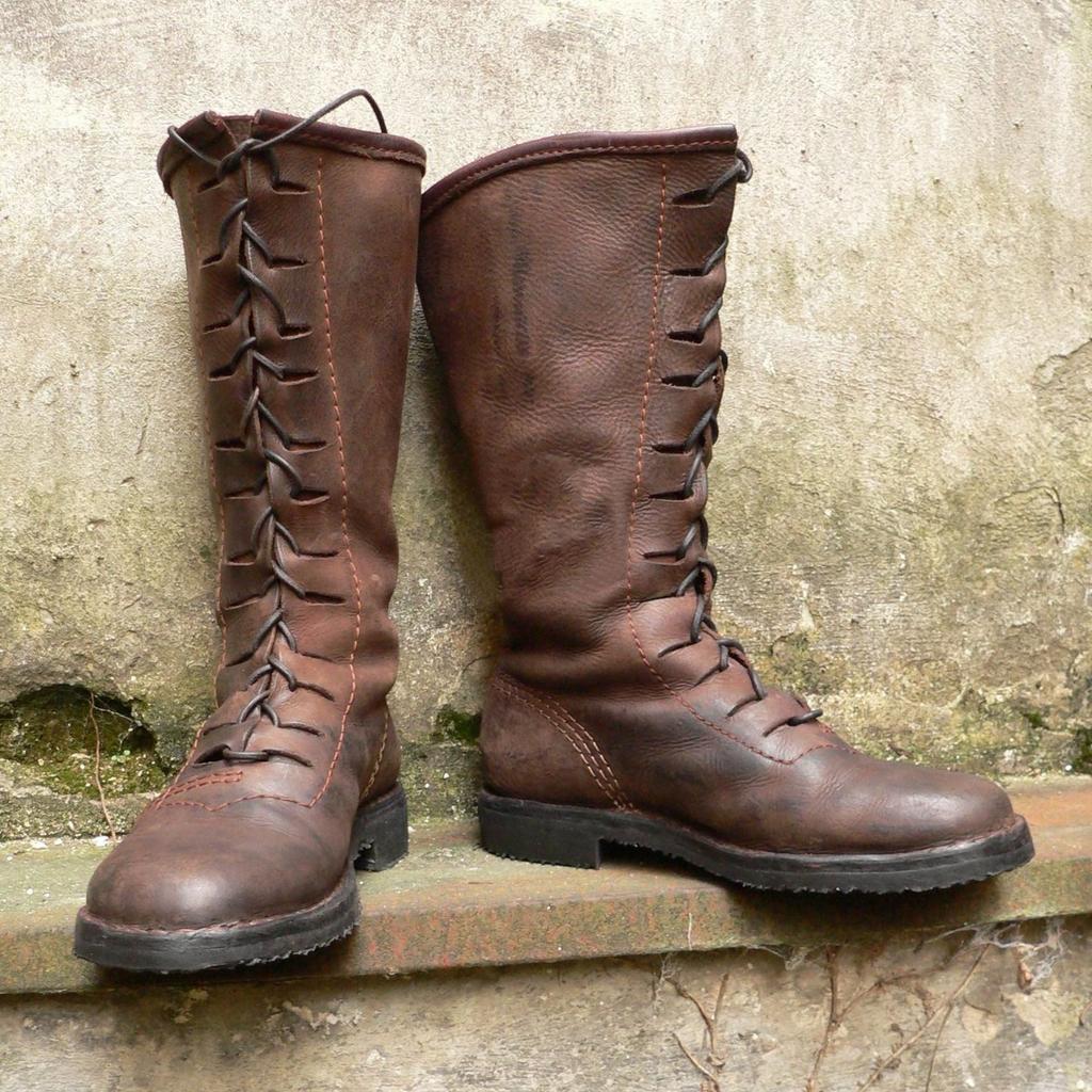 New European and American Retro Medieval Renaissance Large-size Men's Leather Boots