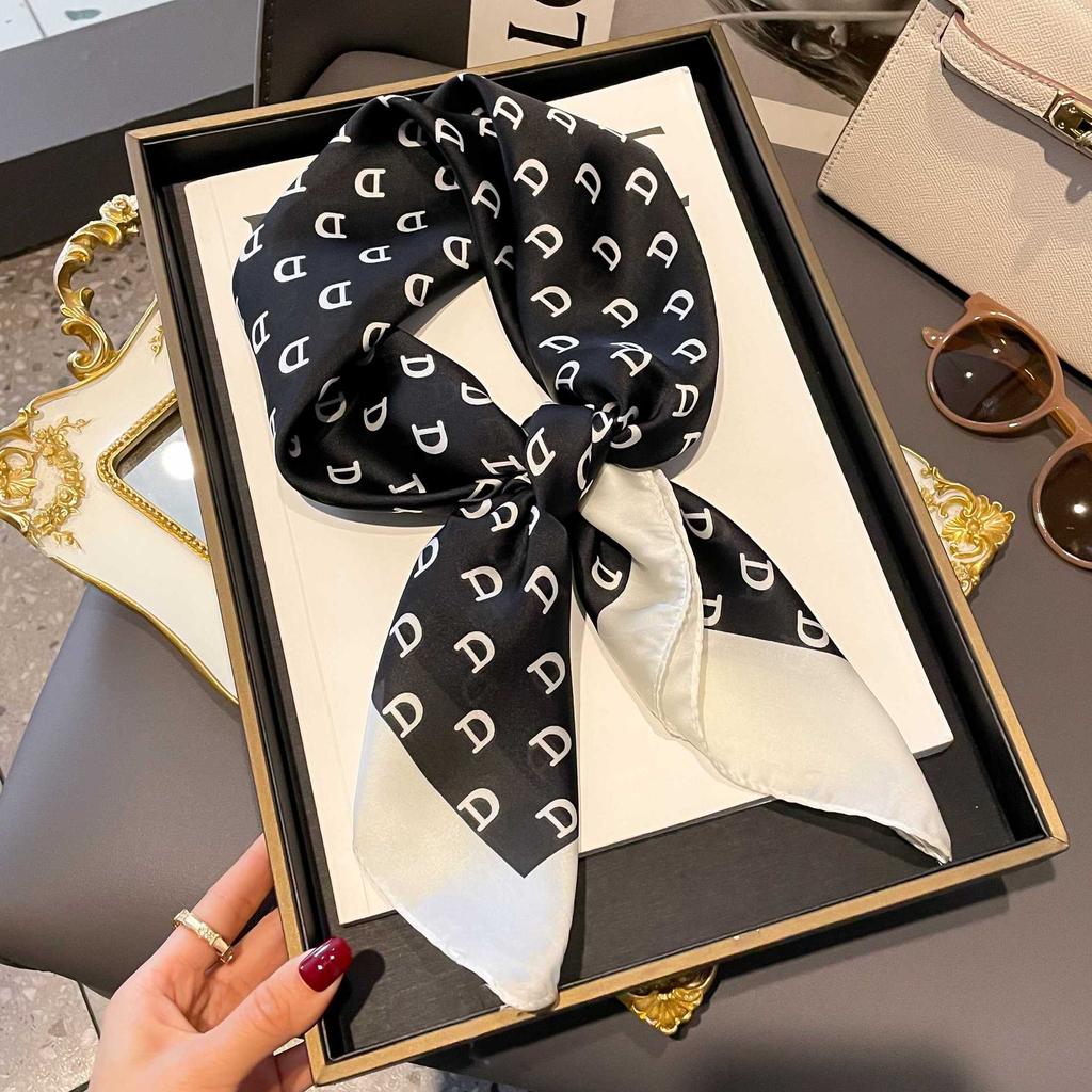 Silk scarf women's neck new scarf with coat 70 small square scarf scarf mother high-end scarf