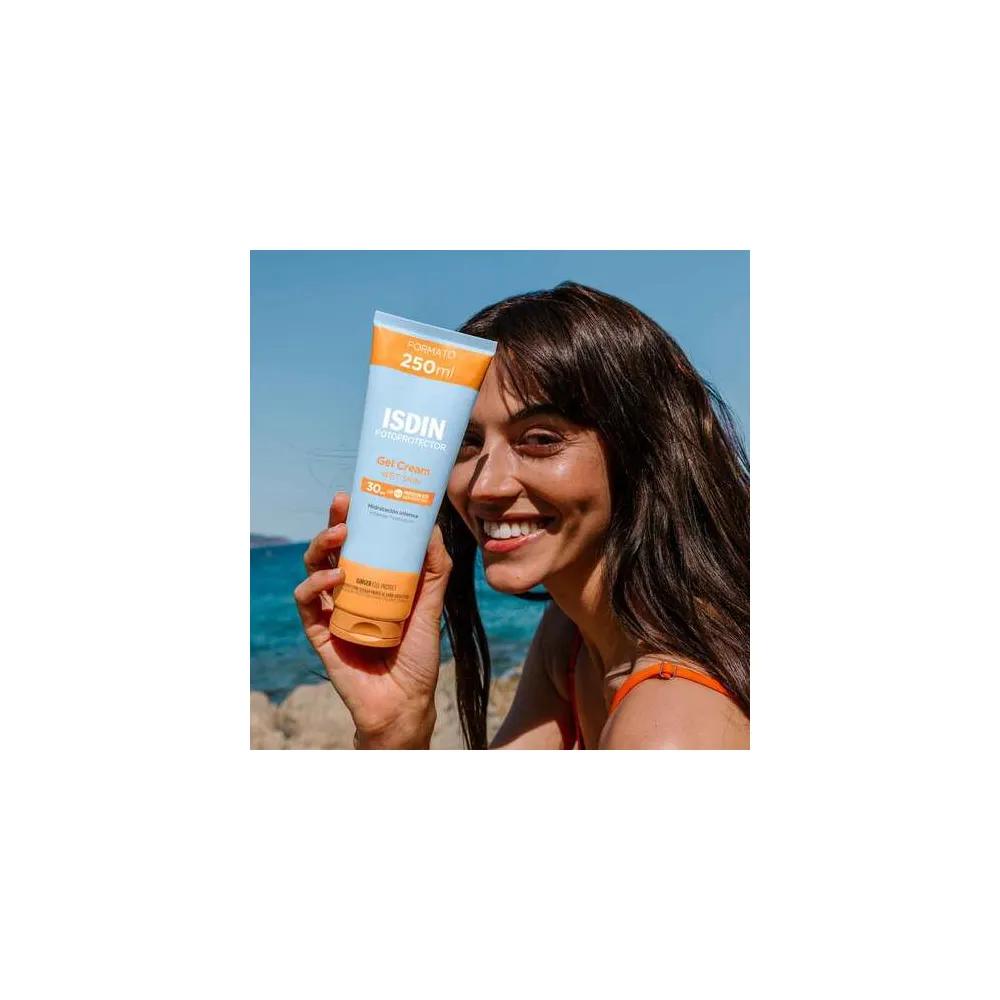 ISDIN Sluneční gelový krém Ochrana před sluncem SPF 30, 250 ml