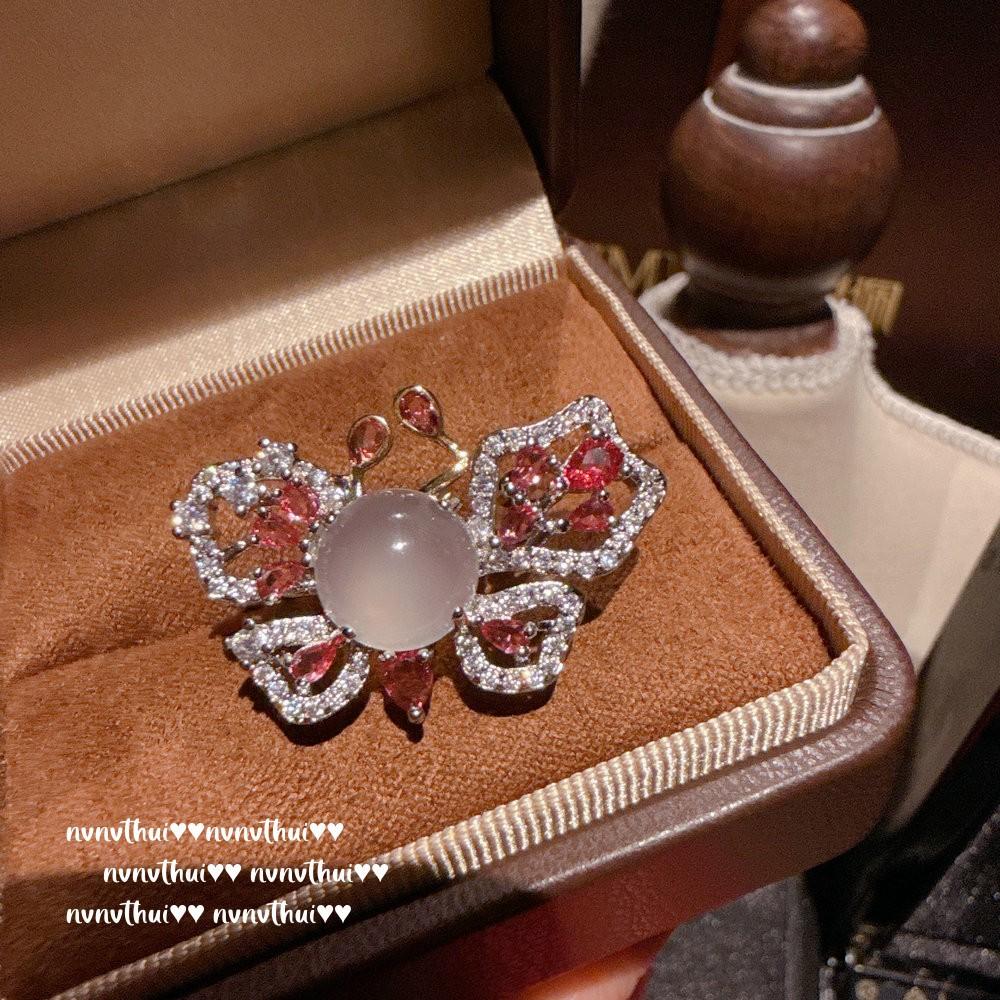 

Fog Enchantress Camellia Gem Necklace, Rich And Charming, Rose Zircon Earrings, Bracelet, Set